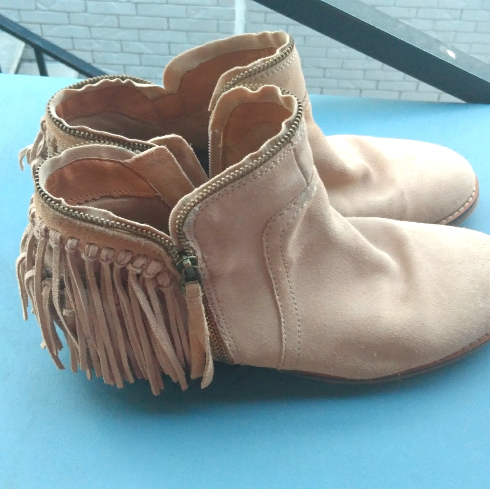 suede Size 9